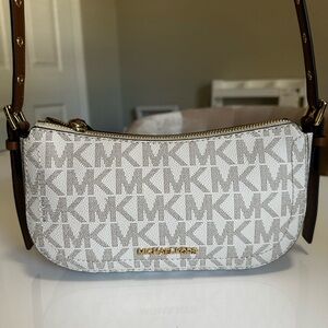 Michael Kors Camden Crossbody Bag (vanilla)